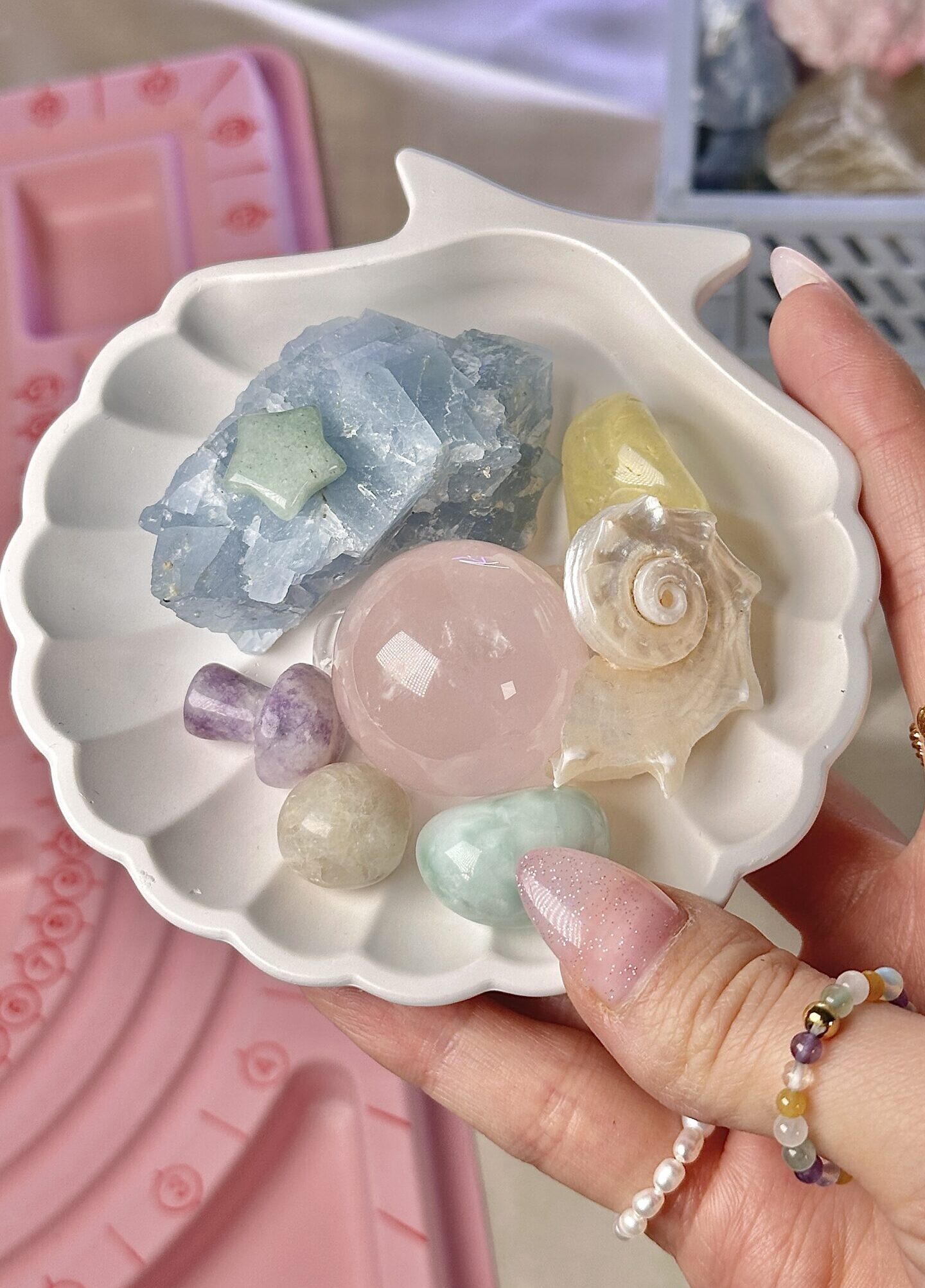 Kristalle in Resi Muschelschale Kristalle Edelsteine süß cute Wirkung Etsy Live Sale